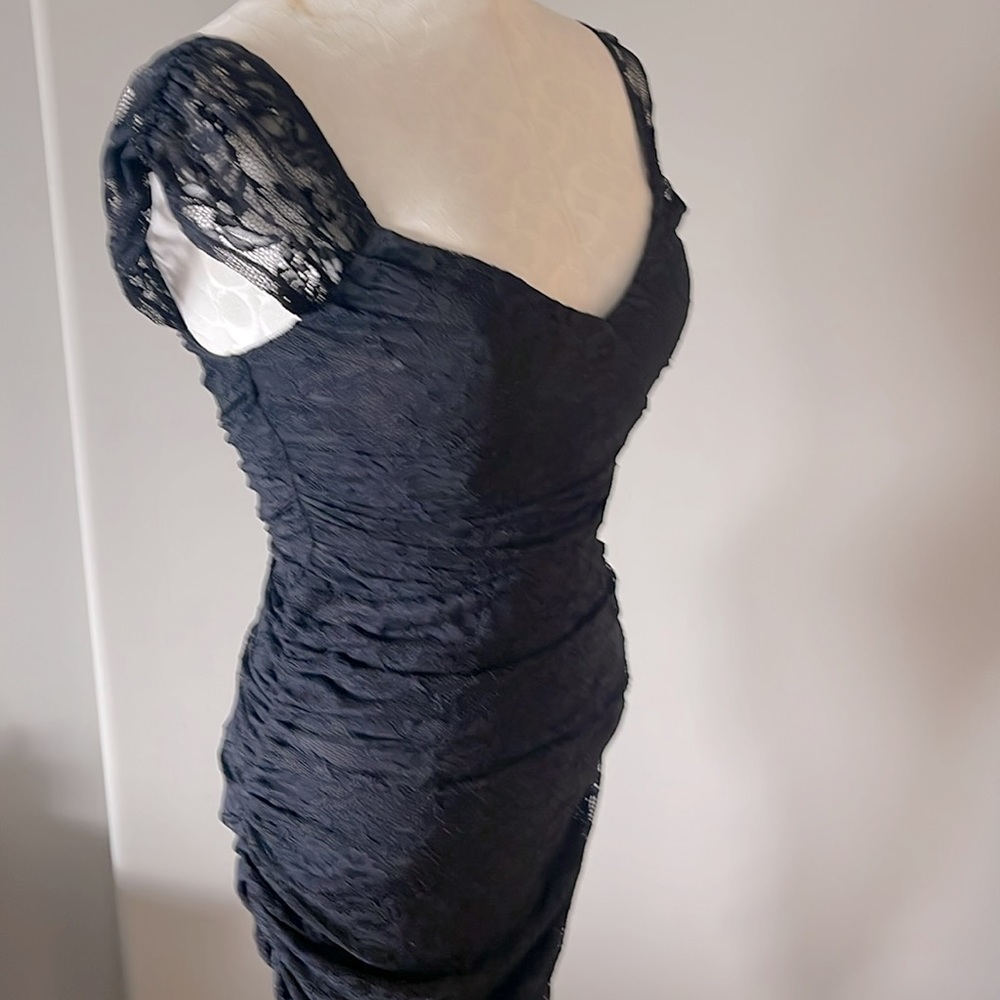 Express Ruched Lace Dress - Picture 6 of 8